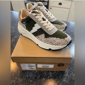 Oasis Society Sneakers